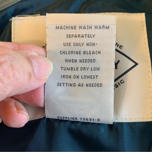 ST. JOHN’S BAY. NWT. Men’s Vest/Gilet. Color is Teal Night. Quilted. Poc… - Picture 7 of 10